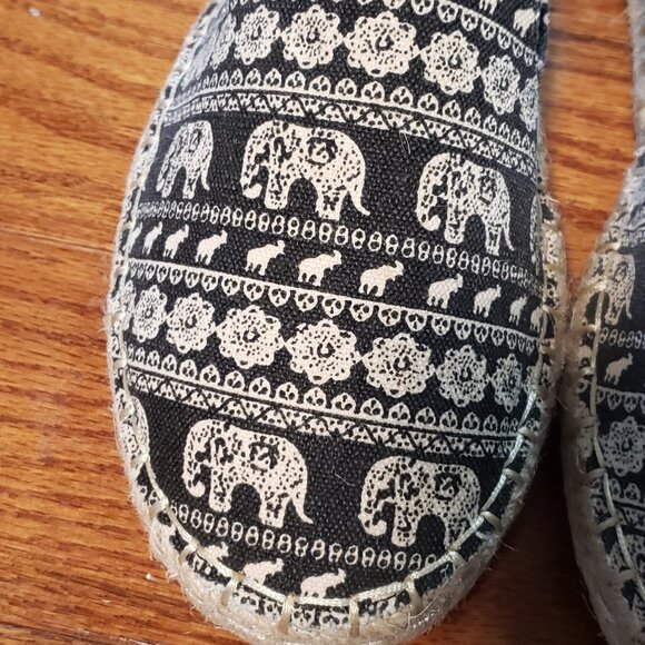 COPY - Elephant Corkys Taffy Slip ons Size 6,7,8 And 9 - Picture 4 of 5